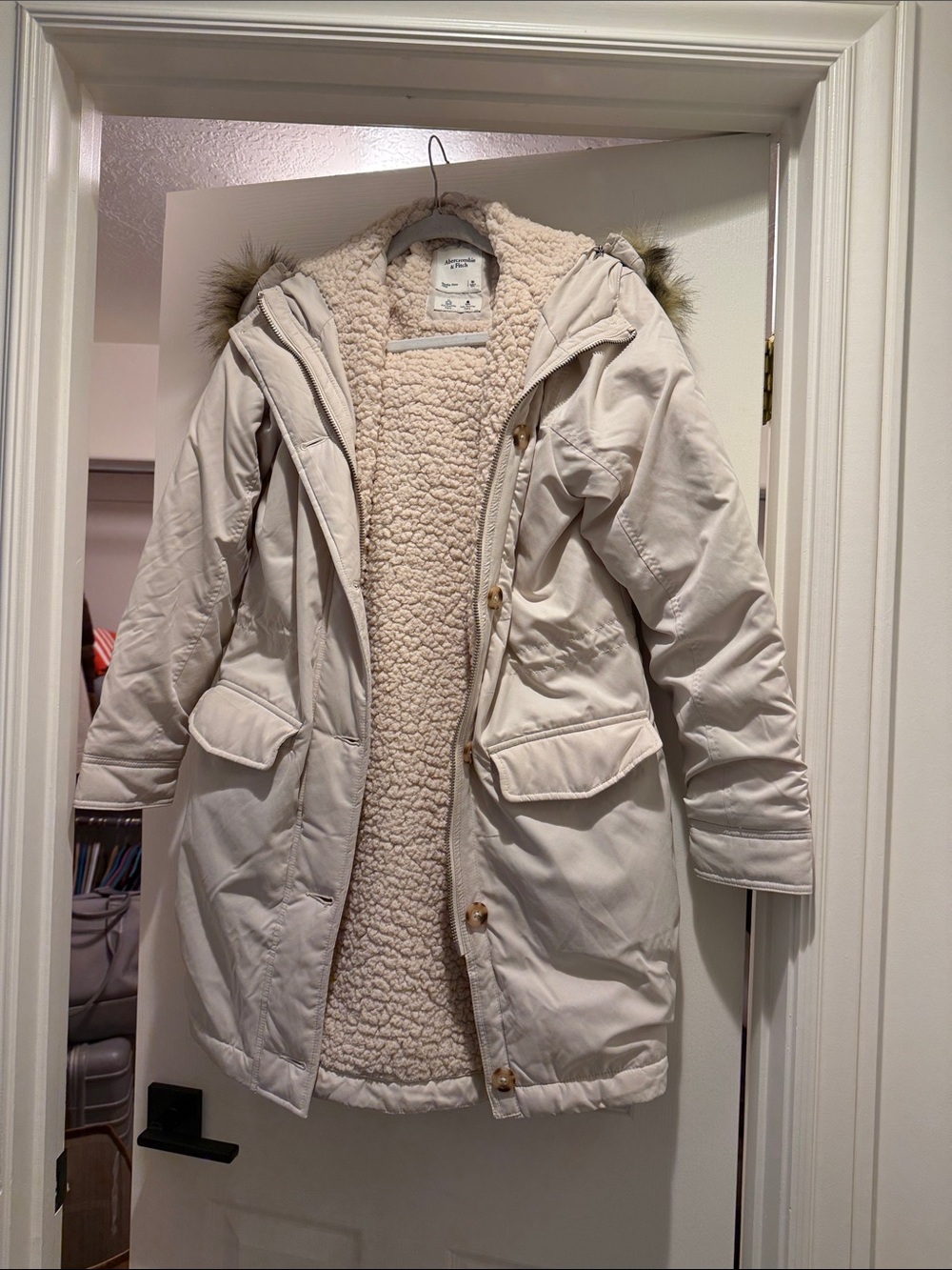 Abercrombie & Fitch Cream Sherpa-Lined Puffer Parka
